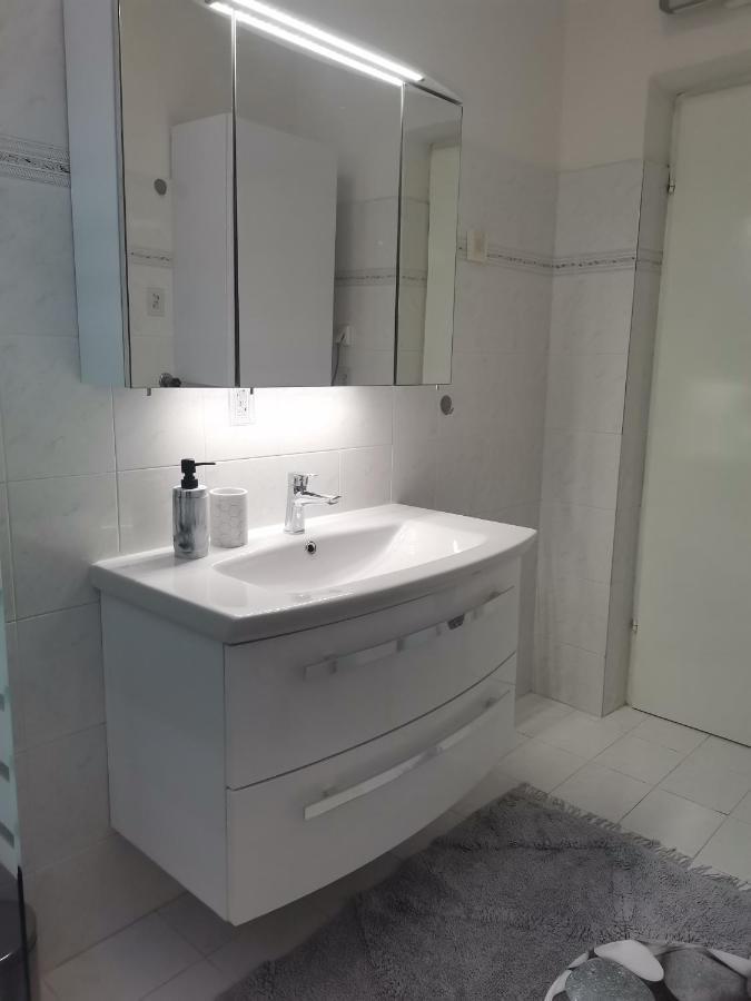 Apartmani Darko Rtina Buitenkant foto