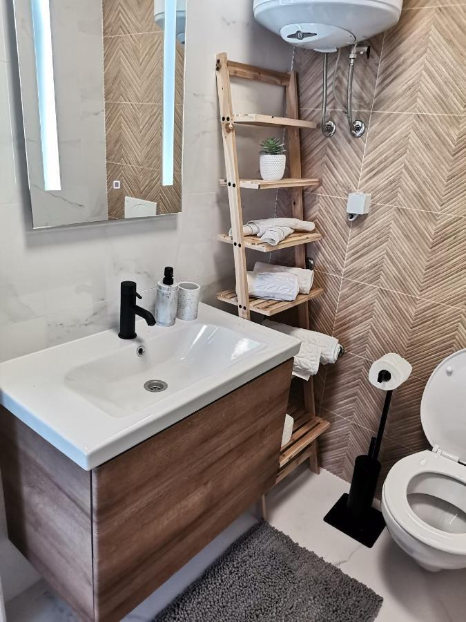 Apartmani Darko Rtina Buitenkant foto